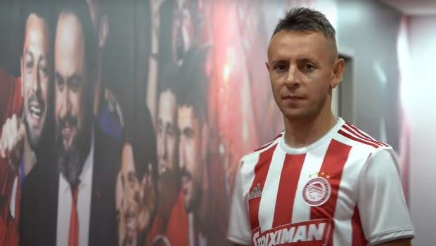 Ραφίνια: “Ελπίζω να κάνω τατουάζ τίτλο μου με τον Ολυμπιακό”