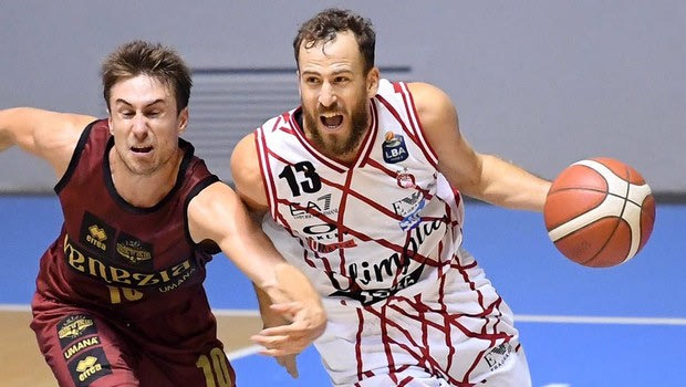 Σέρχιο Ροντρίγκεθ: “Θέλω να τελειώσω την καριέρα μου στην Αρμάνι Μιλάνο”