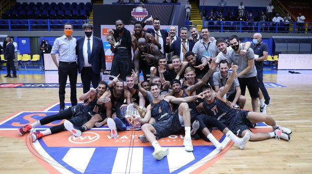 Προμηθέας: Η απονομή του τροπαίου και οι πανηγυρισμοί