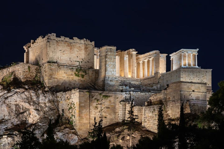 Αυτός είναι ο νέος εντυπωσιακός φωτισμός της Ακρόπολης