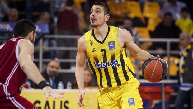 Άρης: Ανανέωσε ο Φλιώνης