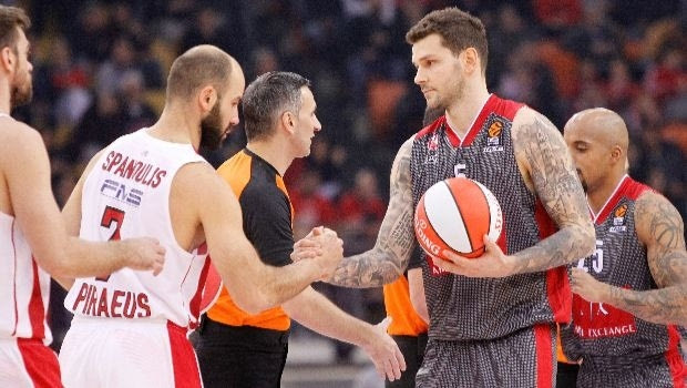 Αρμάνι: Εκτός για ένα μήνα ο Μίτσοβ