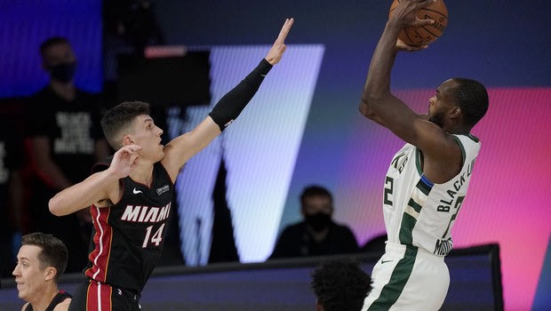 Μιλγουόκι Μπακς: Έκλεισαν το Game 3 με τους Μαϊάμι Χιτ με 0/10 σουτ