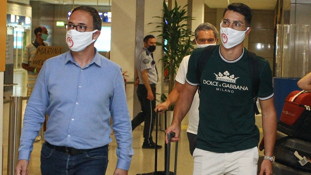 Στην Ελλάδα ο Πέπε: “Πολύ χαρούμενος που θα υπογράψω στον Ολυμπιακό”