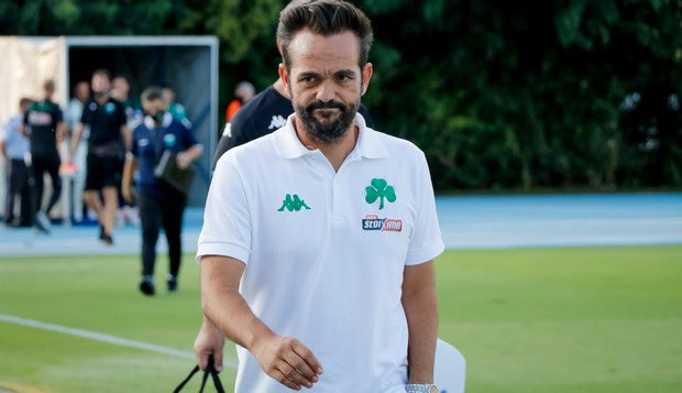 Πογιάτος στους παίκτες: “Ας τα βάλουν με μένα”