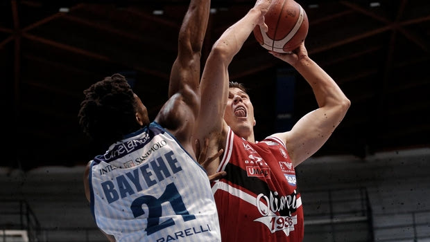 Αρμάνι Μιλάνο: Σπέρνει τον τρόμο με το “καλημέρα”