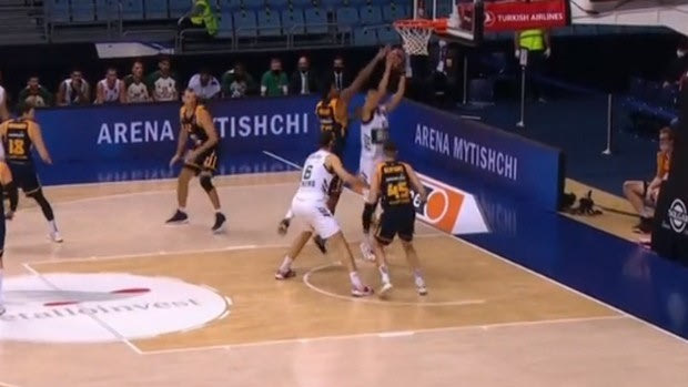 Οι πρώτοι πόντοι του Γιώργου Καλαϊτζάκη στη EuroLeague