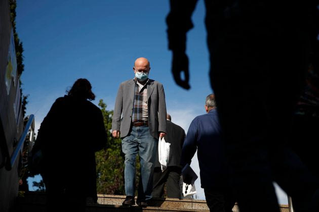 «Να προλάβουμε τα χειρότερα»: Γιατι η κυβερνηση αποφασισε αλλαγη των σχεδιασμών για τον κορονοιο