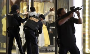 Γιατί η τρομοκρατική επίθεση στη Βιέννη δίνει μια “νέα διάσταση” για την τρομοκρατία στη Ευρώπη – Τι λέει γερμανός ειδικός