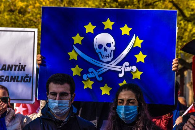 Η Γερμανία αποφασίζει: Mε την ΕΕ ή με την Τουρκία;
Εάν δεν επιβληθούν κυρώσεις η Γερμανίκή Προεδρία θα ναι σε πλήρη διάσταση με τις αρχές της ΕΕ