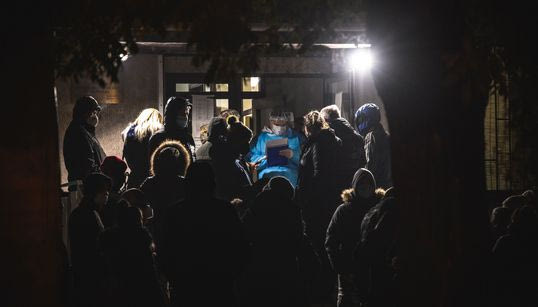 Οι πλούσιοι στο εξωτερικό, οι φτωχοί βάζουν μέσον για να βρουν κρεβάτι, οι συγγενείς ασθενών βοηθούν τους γιατρούς-Τα νοσοκομεία στα Βαλκάνια θυμίζουν μέρες πολέμου