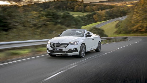 Εντυπωσιάζει το Skoda Slavia στους βρετανικούς δρόμους
