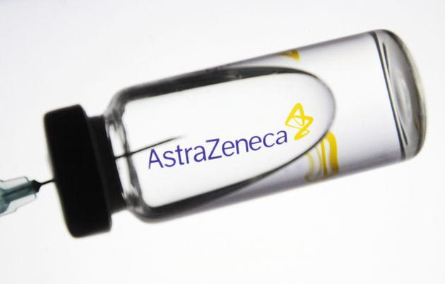 Εμπλοκή με το εμβόλιο της AstraZeneca και τη μισή δόση: Προαναγγελία νέων δοκιμών