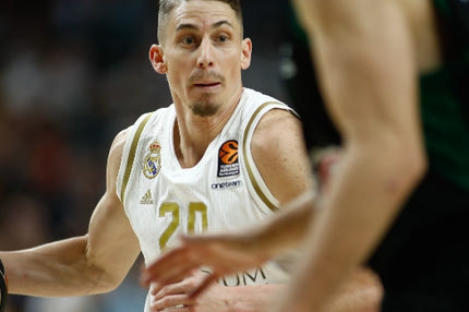 Αναντολού Εφές – Ρεάλ Μαδρίτης 65-73: Δύο τρίποντα του Κάρολ έκαναν τη διαφορά