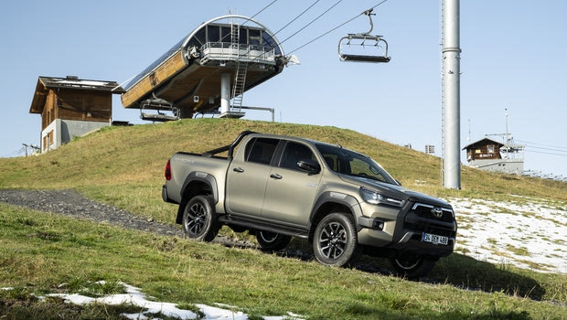 Φρέσκο και πιο ισχυρό το Toyota Hilux