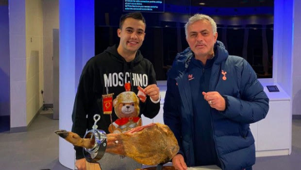 Ο Μουρίνιο έδωσε στον Ρεγκιλόν ζαμπόν αξίας 560 ευρώ