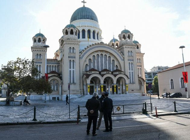 Έκτακτα μέτρα της ΕΛ.ΑΣ. σε εκκλησίες ενόψει των μεγάλων εορτών – Το σχέδιο Χρυσοχοΐδη