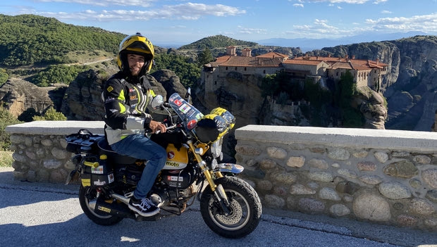 Κάνει τον γύρο του κόσμου με Honda και πέρασε από την Ελλάδα