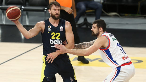 Αναντολού Εφές – Φενέρμπαχτσε 85-72: Ο Μοερμάν τα έκανε όλα
