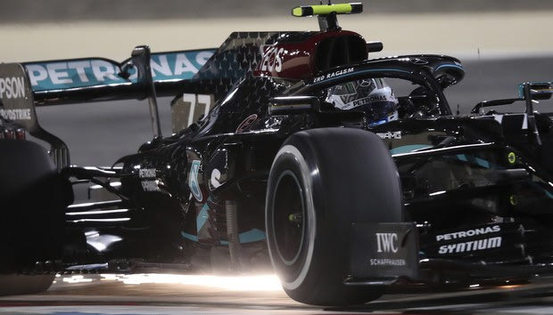 Formula 1: Ο Μπότας την pole, ο Ράσελ το χειροκρότημα στις κατατακτήριες του Grand Prix του Σακχίρ