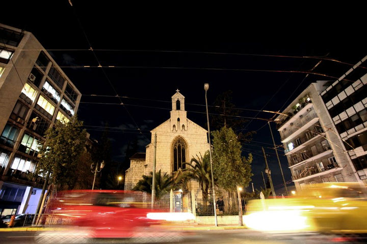 “Και ο Χριστός δουλεύει από το σπίτι του”: Η Εκκλησία την εποχή του click away