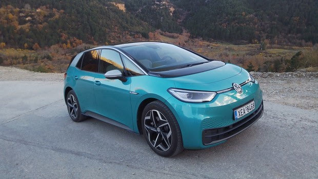 Στο τιμόνι του ηλεκτρικού VW ID.3 1st