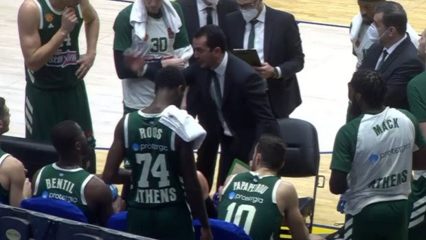 Μακάμπι – Παναθηναϊκός: Ο Βόβορας “άναψε” σε timeout με τους παίκτες του