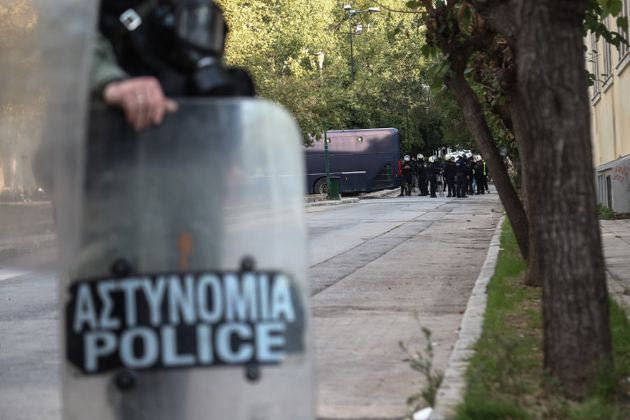 «Χαλάρωση» παρά την απαγόρευση – Τί ίσχυε και τί ισχύει με τις συναθροίσεις