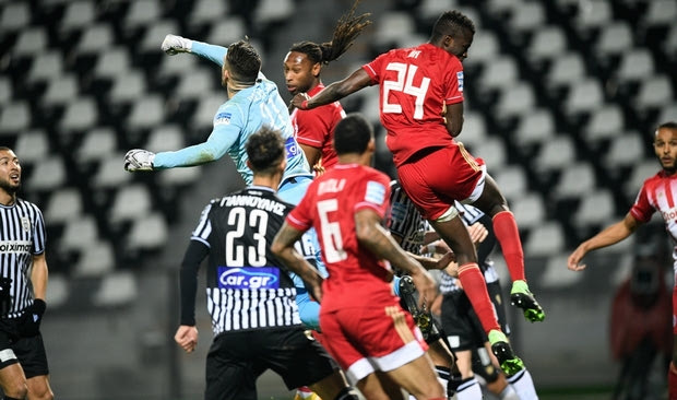 Η Super League και η Premier League συνεχίζονται με ντέρμπι