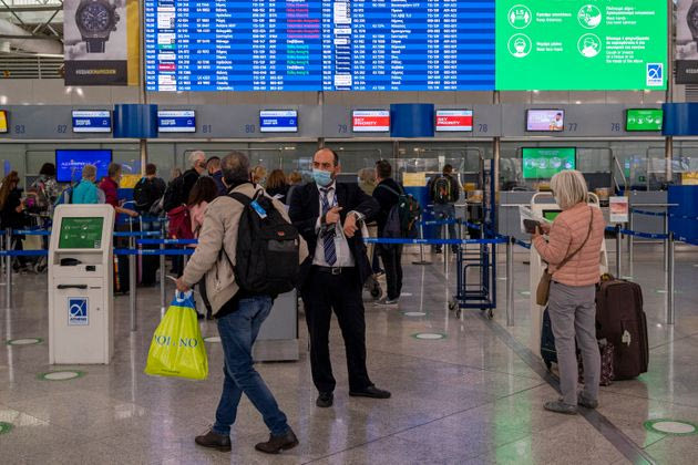 Επέστρεψαν οι Ελληνες από Ντουμπάι -Rapid test σε όλους, μπαίνουν σε καραντίνα