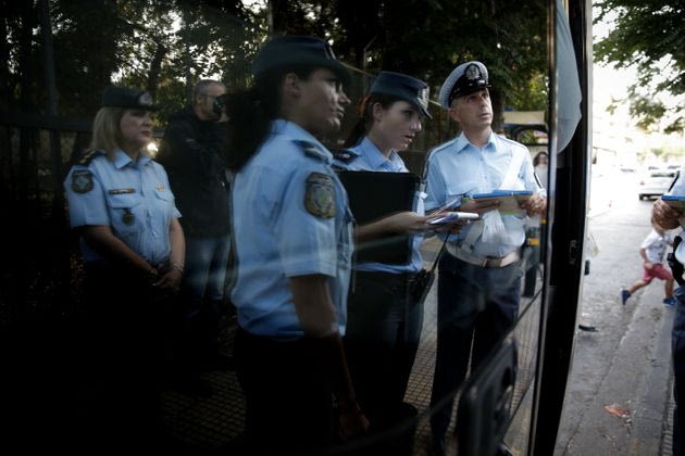Πρόστιμο 300 ευρώ σε στρατιωτικούς που γυρνούσαν σπίτι τους – Η απάντηση του Υπ. Αμυνας