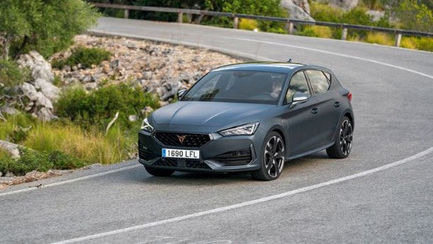 Εφθασε και το νέο CUPRA Leon e-Hybrid 245 ίππων
