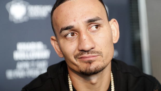 Ο Max Holloway αποκαλύπτει γιατί δεν έκανε σπάρινγκ στην προετοιμασία του