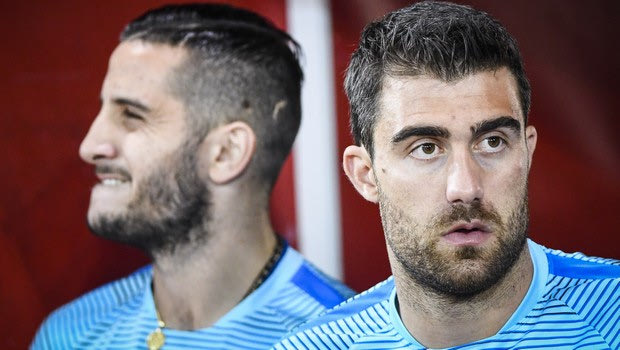 Μανωλάς σε Παπασταθόπουλο: “Πώς σου πάνε τα κόκκινα αδερφέ”