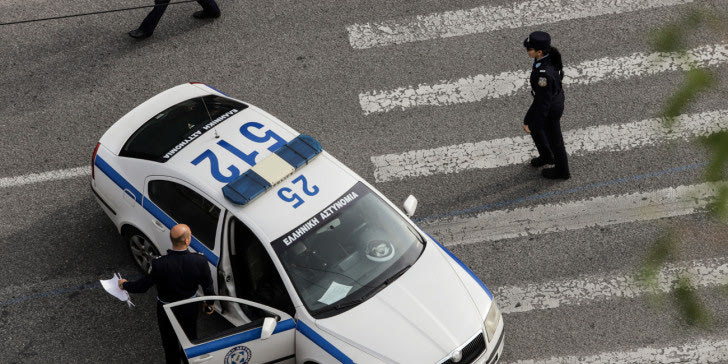 «Τι κοιτάτε ρε»: Ληστρικές επίθεσεις σε ανήλικους στην Αργυρούπολη – Στα χέρια της ΕΛ.ΑΣ τρεις 16χρονοι