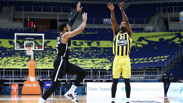 Φενέρμπαχτσε – Μπεσίκτας 83-92: Ο σούπερ Μπλάκμον διέλυσε μόνος του τη Φενέρ
