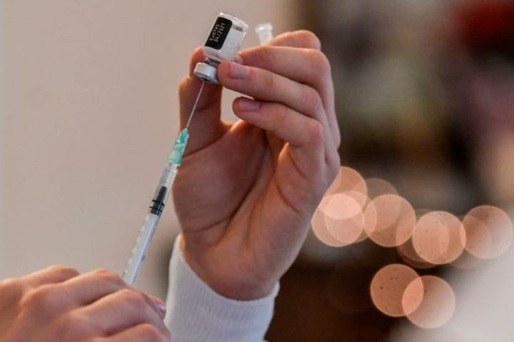 Rapid test για covid-19 στο αυτοκίνητο, σε συνεργασία με τον ΕΟΔΥ από τον Δήμο Αθηναίων
