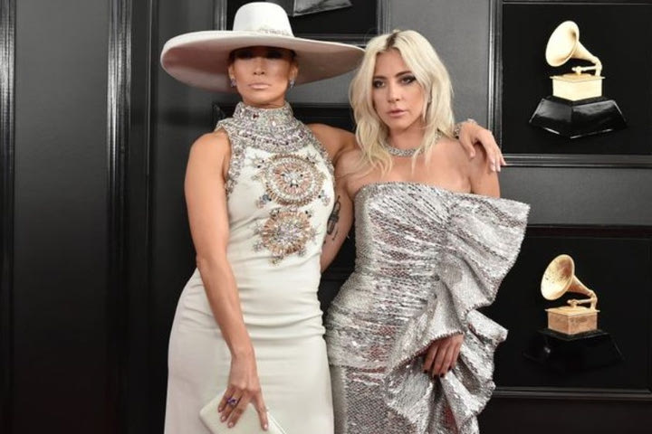 Η Lady Gaga θα τραγουδήσει τον αμερικάνικο ύμνο κι η JLo θα δώσει παράσταση στην ορκομωσία Μπάιντεν