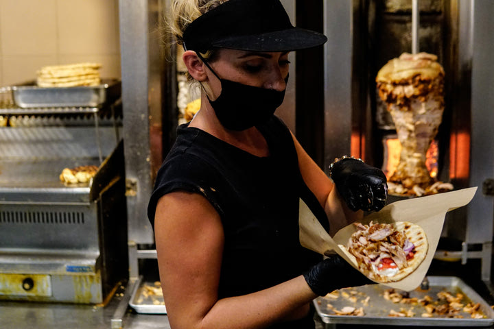 Τέλος το take away τα Σαββατοκύριακα σε Αθήνα και Θεσσαλονίκη