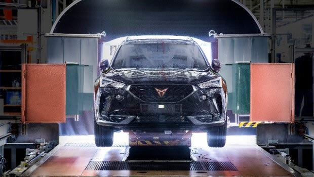Μπήκε στην παραγωγή το Formentor e-HYBRID