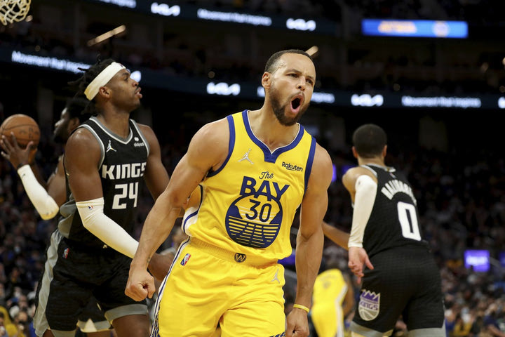 NBA, τα 10 πράγματα που μας έμειναν από την βραδιά: Η αποθέωση στον ρέκορντμαν Κάρι και ο assistant Γκριν Τζούνιορ