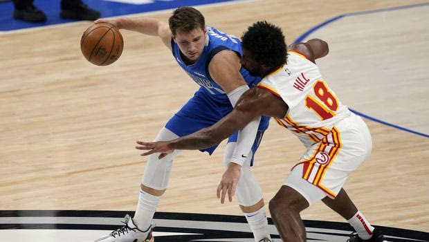 Μάβερικς – Χοκς 118-117: Νίκη-θρίλερ με triple-double του Ντόντσιτς