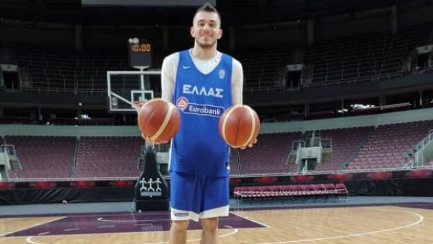 Στην 12άδα της Εθνικής Ελλάδας ο Κώστας Παπαδάκης, εκτός οι Καββαδάς – Κακλαμανάκης
