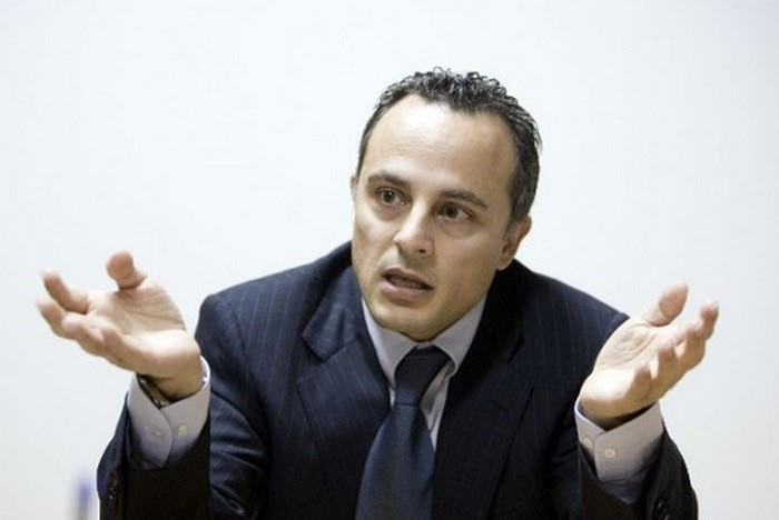 “Ο Ζαγοράκης πρέπει να μείνει, παρά τα λάθη”