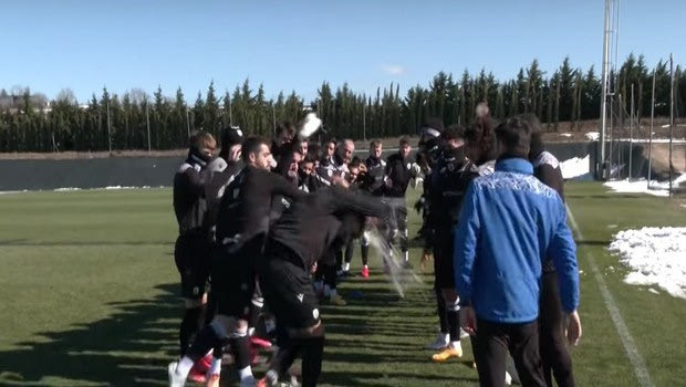 ΠΑΟΚ: Γενέθλια με χιονοπόλεμο για τον Μιχαηλίδη