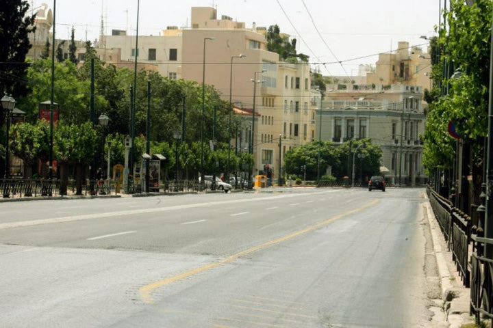 Ολικό lockdown τύπου Μαρτίου – Οι λεπτομέρειες για το σενάριο που μελετά η κυβέρνηση
