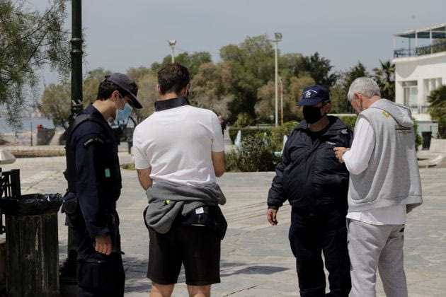 Πληροφορίες HuffPost για το γενικό lockdown: Στα 2 χλμ. οι μετακινήσεις από το σπίτι