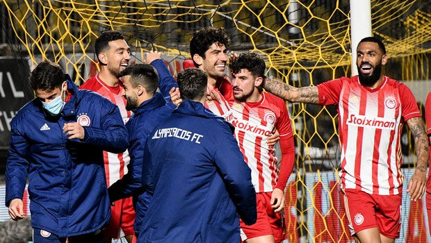 Άρης – Ολυμπιακός: Οι ξέφρενοι πανηγυρισμοί των φιλοξενούμενων στο 1-1