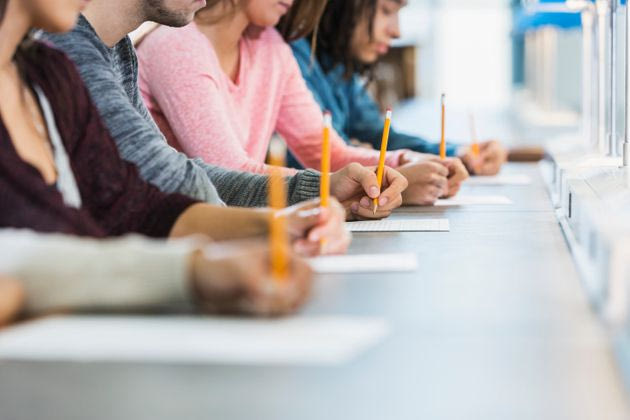 Το αναξιόπιστο International Baccalaureate και η ατυχής ελληνική αντιμετώπισή του – Τι θα γίνει με τις εξετάσεις των μαθητών;