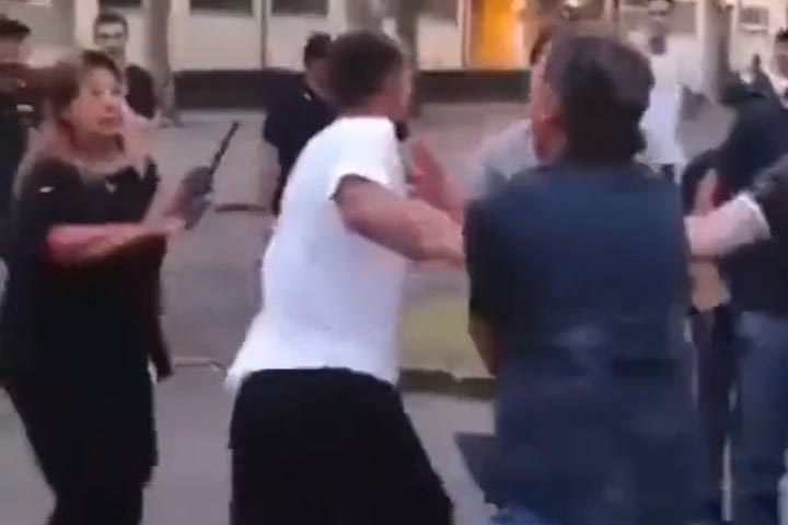 Σασουόλο: Έξαλλος ο Μπεράρντι, πήρε στο κυνήγι οπαδό της Μόντενα που τον έβρισε